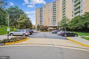 501 Slaters Ln, Alexandria, VA 22314 - Photo 4