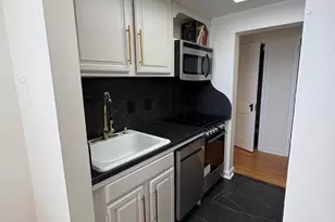 402 Bashford Ln, Alexandria, VA 22314 - Photo 10