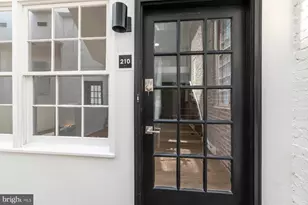 207 S Patrick St, Alexandria, VA 22314 - Photo 2