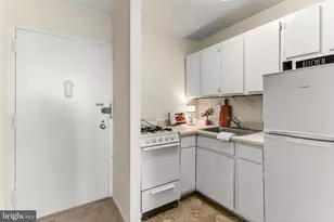 801 N Pitt St, Alexandria, VA 22314 - Photo 6