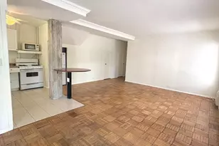 1645 Fitzgerald Ln, Alexandria, VA 22302 - Photo 8