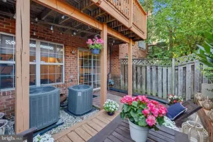 109 Martin Ln, Alexandria, VA 22304 - Photo 16