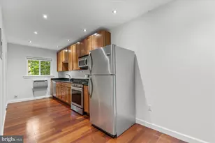 3498 Martha Custis Dr, Alexandria, VA 22302 - Photo 8