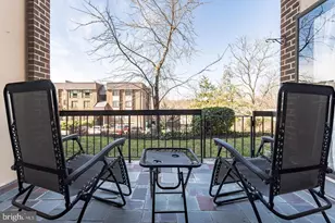 130 Roberts Ln, Alexandria, VA 22314 - Photo 16