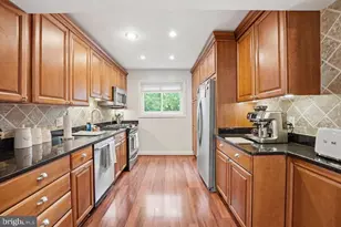 49 Skyhill Rd, Alexandria, VA 22314 - Photo 8