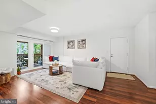 49 Skyhill Rd, Alexandria, VA 22314 - Photo 2