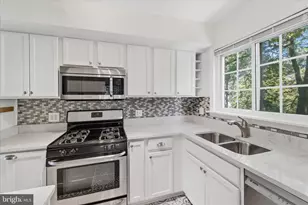 3226 Gunston Rd, Alexandria, VA 22302 - Photo 12