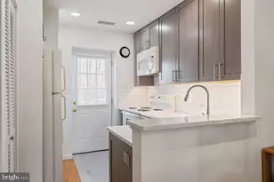 1407 E Abingdon Dr, Alexandria, VA 22314 - Photo 10