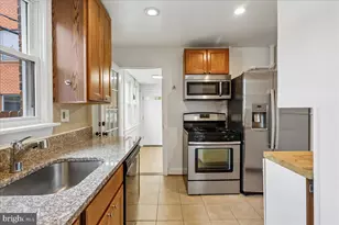 108 Baggett Pl, Alexandria, VA 22314 - Photo 4