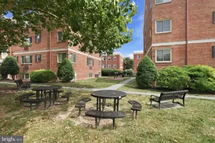 906 S Washington Street S, Alexandria, VA 22314 - Photo 22