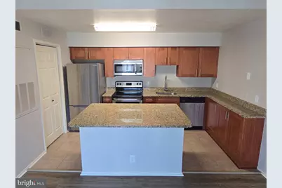 3306 Wyndham Circle #328, Alexandria, VA 22302 - Photo 4