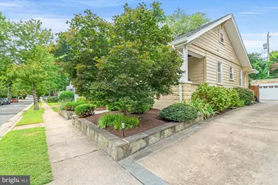 16 E Walnut Street E, Alexandria, VA 22301 - Photo 2