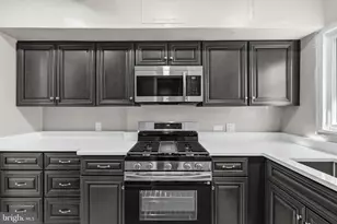3721 Lyons Ln, Alexandria, VA 22302 - Photo 2