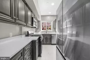 3721 Lyons Ln, Alexandria, VA 22302 - Photo 4