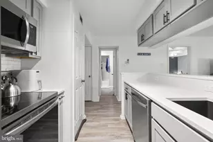 3311 Wyndham Cir, Alexandria, VA 22302 - Photo 8