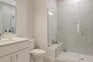 635 Slaters Ln, Alexandria, VA 22314 - Photo 40