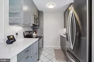 1734 W Abingdon Dr, Alexandria, VA 22314 - Photo 4