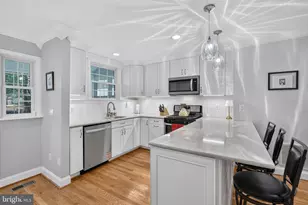 1217 Colonial Ave, Alexandria, VA 22314 - Photo 8