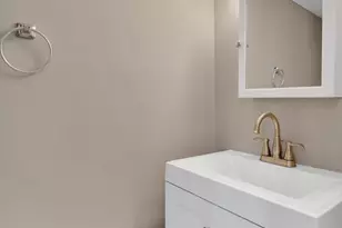 1700 W Abingdon Dr, Alexandria, VA 22314 - Photo 24