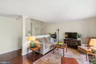 106 Roberts Ln, Alexandria, VA 22314 - Photo 8