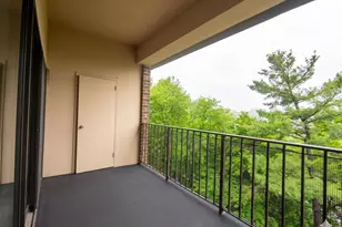 110 Roberts Ln, Alexandria, VA 22314 - Photo 10