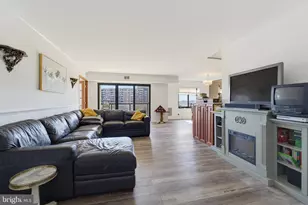 203 Yoakum Pkwy, Alexandria, VA 22304 - Photo 8