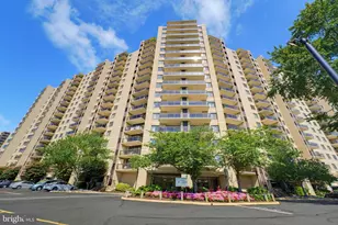 203 Yoakum Pkwy, Alexandria, VA 22304 - Photo 2