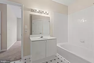 4551 Strutfield Ln, Alexandria, VA 22311 - Photo 16