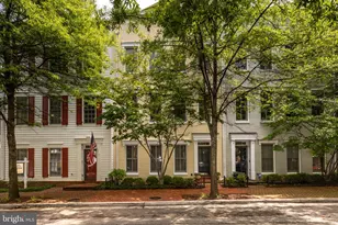 712 Bracey Ln, Alexandria, VA 22314 - Photo 2