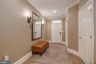 712 Bracey Ln, Alexandria, VA 22314 - Photo 10