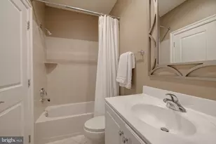 712 Bracey Ln, Alexandria, VA 22314 - Photo 6
