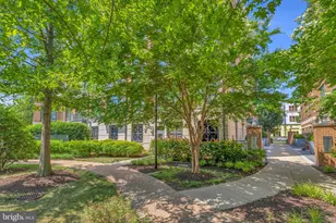 915 N Patrick St, Alexandria, VA 22314 - Photo 2
