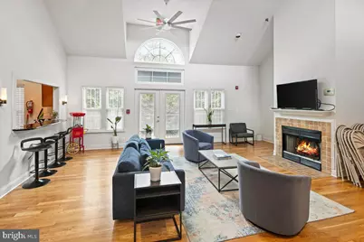 3306 Wyndham Circle #127, Alexandria, VA 22302 - Photo 18