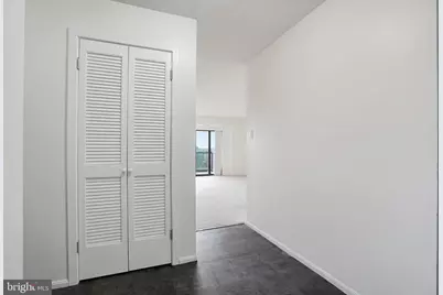 205 Yoakum Parkway #1002, Alexandria, VA 22304 - Photo 4