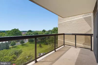 205 Yoakum Parkway #1002, Alexandria, VA 22304 - Photo 2