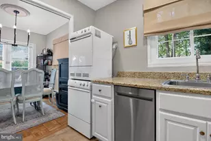 3458 Martha Custis Dr, Alexandria, VA 22302 - Photo 10