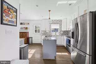 1015 Woods Pl, Alexandria, VA 22302 - Photo 8