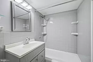 28 Canterbury Square, Alexandria, VA 22304 - Photo 18