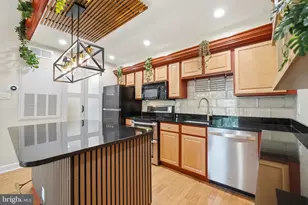 3310 Wyndham Cir, Alexandria, VA 22302 - Photo 8