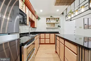 3310 Wyndham Cir, Alexandria, VA 22302 - Photo 10