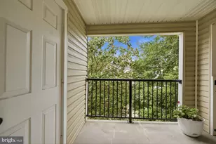 3310 Wyndham Cir, Alexandria, VA 22302 - Photo 22