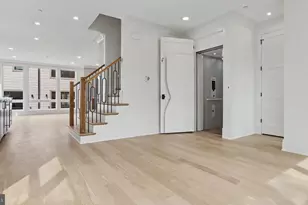 121 N West St, Alexandria, VA 22314 - Photo 34