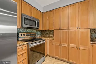 3101 N Hampton Dr, Alexandria, VA 22302 - Photo 12