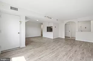 5340 Holmes Run Pkwy, Alexandria, VA 22304 - Photo 2