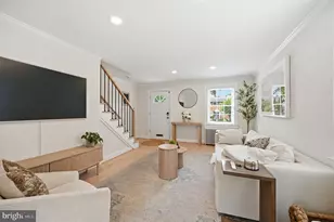 1010 Colonial Ave, Alexandria, VA 22314 - Photo 6