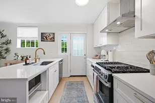 1010 Colonial Ave, Alexandria, VA 22314 - Photo 16