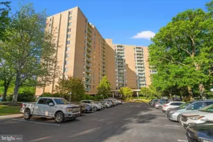 501 Slaters Ln, Alexandria, VA 22314 - Photo 2