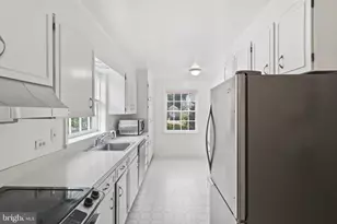 2803 Cameron Mills Rd, Alexandria, VA 22302 - Photo 8