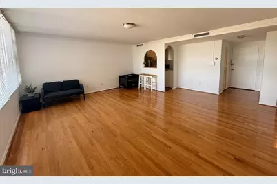 4600 Duke Street #1112, Alexandria, VA 22304 - Photo 6