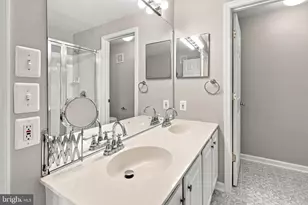 1401 Roundhouse Ln, Alexandria, VA 22314 - Photo 22